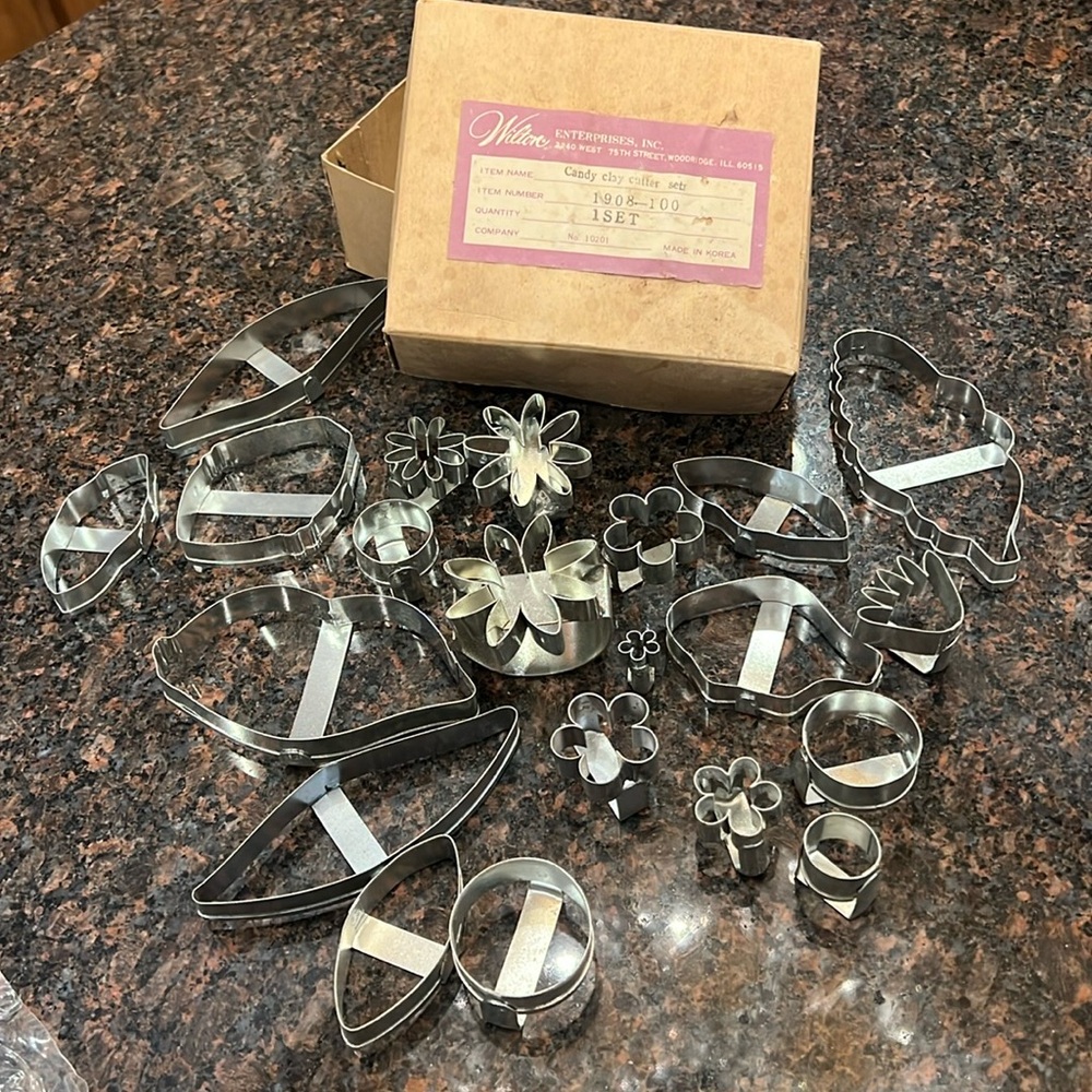 Vintage Wilton Candy Clay Cutter Set - 21 Metal Cutters with Original Box